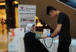“Kanser Haftası” nedeniyle Sanko Park AVM’de stant açtı