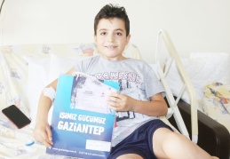 Kanser tedavisi gören çocuklara moral hediyesi