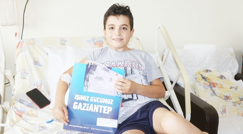 Kanser tedavisi gören çocuklara moral hediyesi