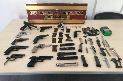 Kantin ihalesinde 5 silah ele geçirildi