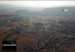 Kapadokya balon festivalini 100 bin turist takip etti