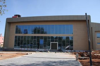 Kapalı spor salonu yakında hizmete girecek