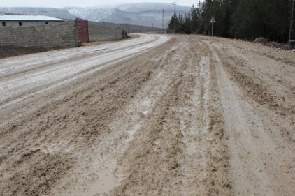 Kar eriyince her yer çamur deryası oldu