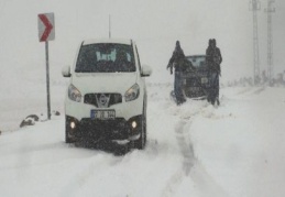 Kar hayatı zorlaştırdı