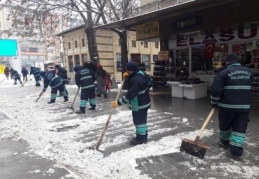 Kara, tuzlama ve yol açma araçları ile anında müdahale 