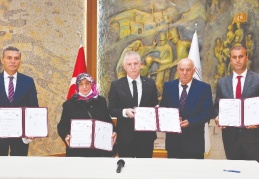 Karaca Çifti, Milli Eğitim’e nakdi bağışta bulundu