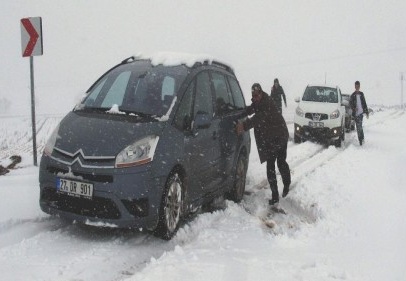 Karadağ geçit vermiyor