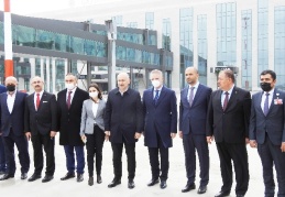 Karaismailoğlu, yeni terminal binasını inceledi