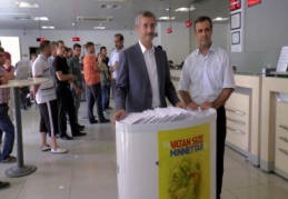 Karakollara bayram tebriği gönderdi