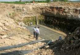 Karasuyu üzerine köprü yapılıyor