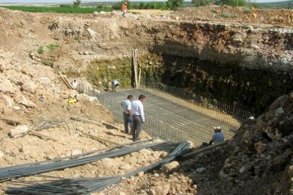 Karasuyu üzerine köprü yapılıyor