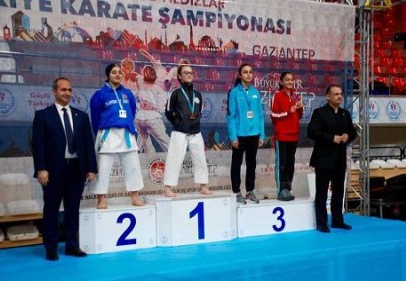 Karate şampiyonasında sağlık hizmeti verildi