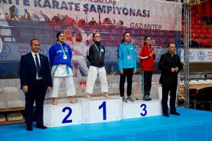 Karate şampiyonasında sağlık hizmeti verildi