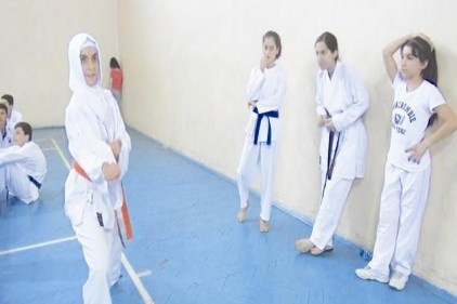 Karateye yeni başlayan sporcular ilk turnuva deneyimlerini yaşadı
