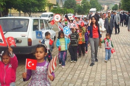 Karayolu Trafik Güvenliği Haftası kutlanıyor