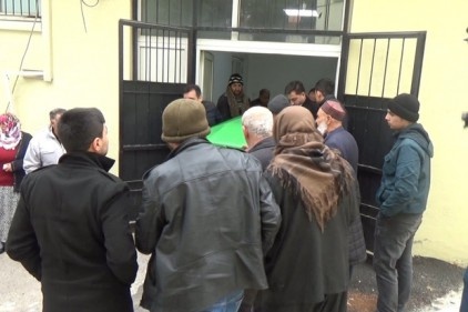 Karbonmonoksit gazından zehirlenerek öldü
