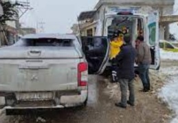 Karda düşerek ayağını kıran Saniye Aslan’ın yardımına ormancılar yetişti