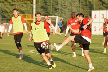 Kardemir Karabükspor maçına yoğun tempoyla devam 