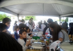 Kardeş okul için kermes