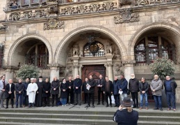 Kardeş şehirler, depremzedelere destek veriyor