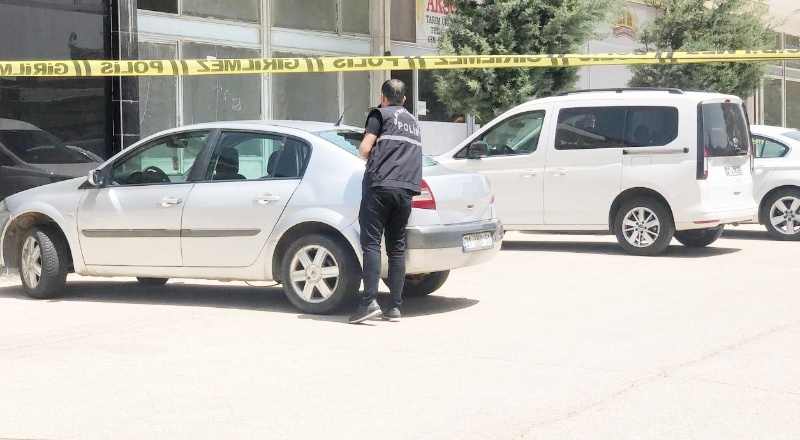 Kardeşi ile yeğeninin silahlı saldırısına uğrayan tüccar hayatını kaybetti