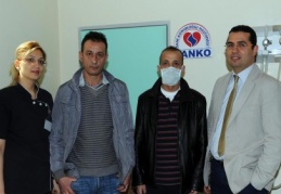 Kardeşine böbreğini verdi