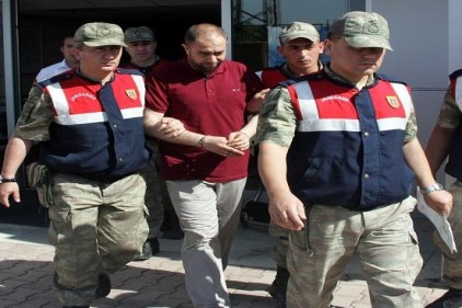 Karısını 47 yerinden bıçaklayıp, gömdü