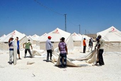 Karkamış&#8217;ta çadır kent kurma çalışmaları devam ediyor