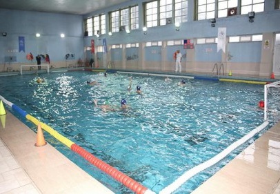 Karlı havaya rağmen su topuna yoğun ilgi