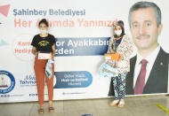 Karne hediyesi olarak 150 bin spor ayakkabısı dağıtıldı