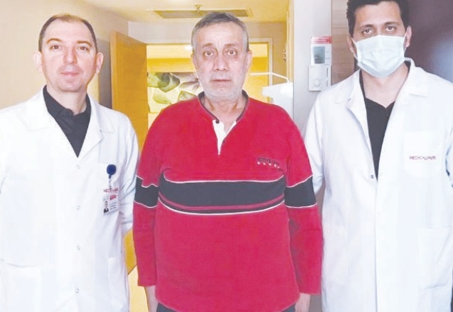 Karnından 20 kiloluk tümör çıkarıldı