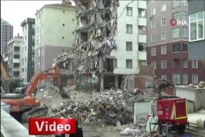 Kartal&#039;daki Yunus apartmanında yıkım devam ediyor