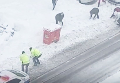 Kartopu savaşı renkli görüntülere sahne oldu