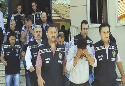 Kasalardan para ve ziynet eşyası çalıyorlardı