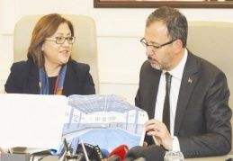 Kasapoğlu, Ak Parti Şehitkamil ilçe teşkilatını ziyaret etti