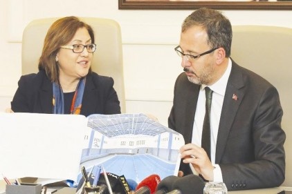Kasapoğlu, Ak Parti Şehitkamil ilçe teşkilatını ziyaret etti
