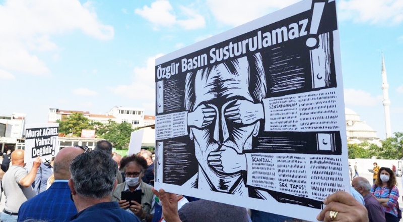 Kasım'da 8'i kadın 40 gazeteci yargılandı