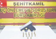 Kasten öldürme suçundan aranan şahıs silahla yakalandı