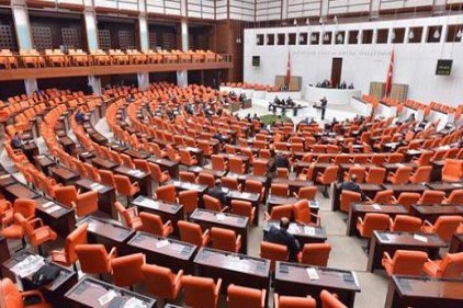Katar&#8217;da Türkiye askeri konuşlanacak 