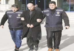 Katil zanlisi yakalandı