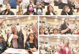 Katledilen kadınların yakınları, duruşma salonda ayağa kalkarak "Buradayım" dedi