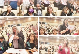 Katledilen kadınların yakınları, duruşma salonda ayağa kalkarak "Buradayım" dedi