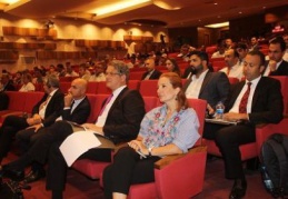 “Katma değeri yüksek ürünlere yönelmeliyiz”