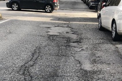 Kavaklık Caddesi köy yolu gibi
