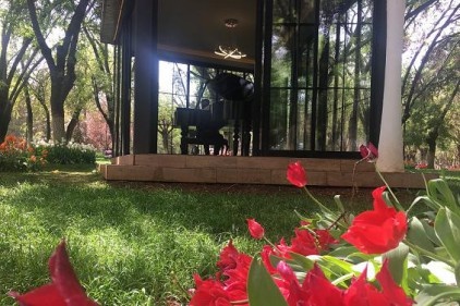 Kavaklık&#8217;ta her öğle vakti piyano resitali