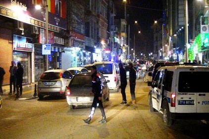 Kavgadan el bombası çıktı 