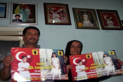Kayıp kızlarından 8 yıldır haber alamıyorlar