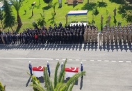 Kayıp muhabiri ararken suya kapılarak şehit olan askerler için tören düzenlendi 