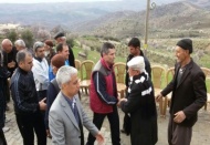 Kaymakam Bey hem yürüyor, hem ziyaret ediyor