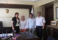 Kaymakam Uçar, başarılı öğrencileri ödüllendirdi.